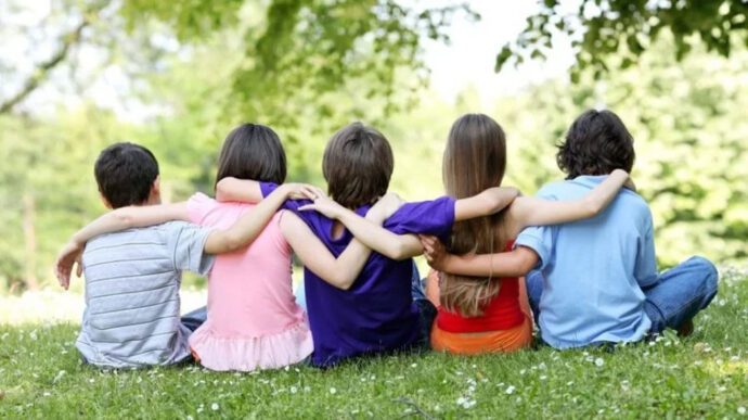 Διευρύνονται τα κριτήρια για το επίδομα τέκνου – Ευνοούνται άλλες 12,000 οικογένειες