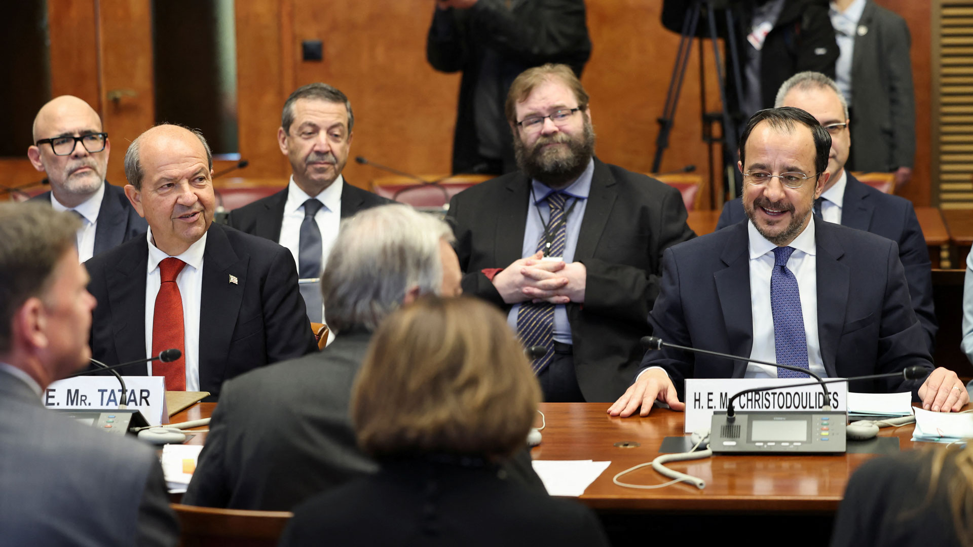Νέα άτυπη πενταμερής τον Ιούλιο – Νέος απεσταλμένος του Γ.Γ. και συμφωνία για άνοιγμα 4 οδοφραγμάτων