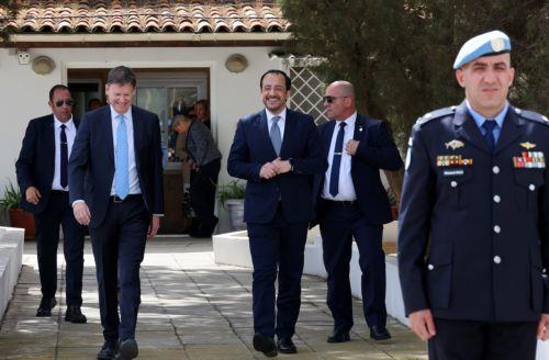 Πρόεδρος για συνάντηση με Τατάρ:Πρόοδο σε τέσσερα από τα έξι θέματα